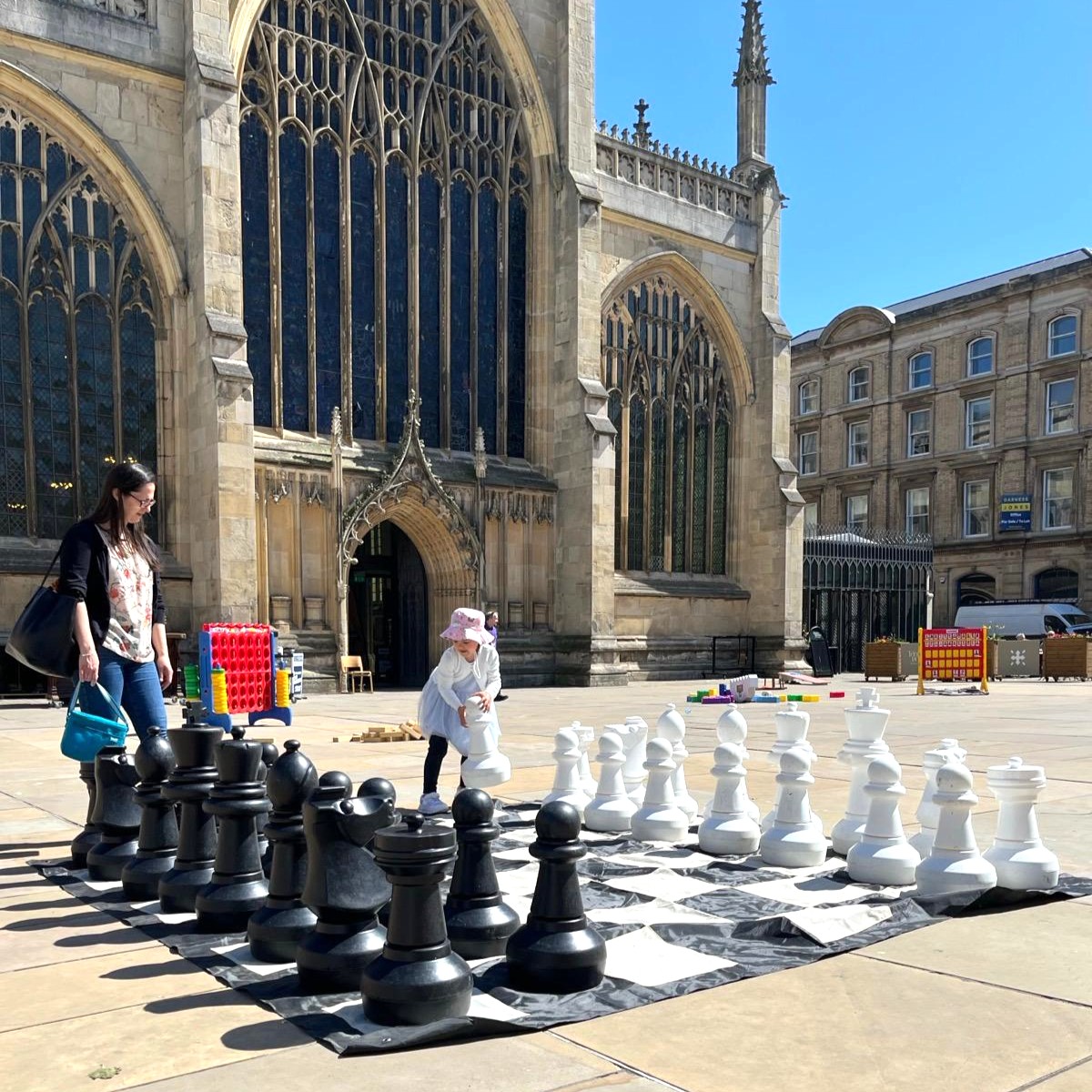 Giant Chess